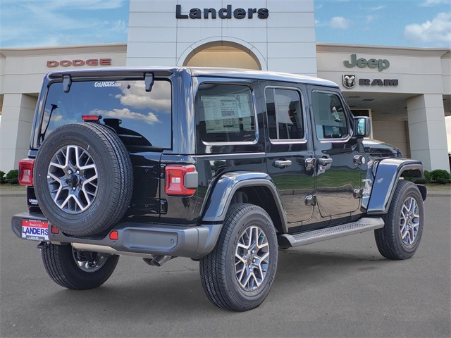 2024 Jeep Wrangler Sahara photo 3