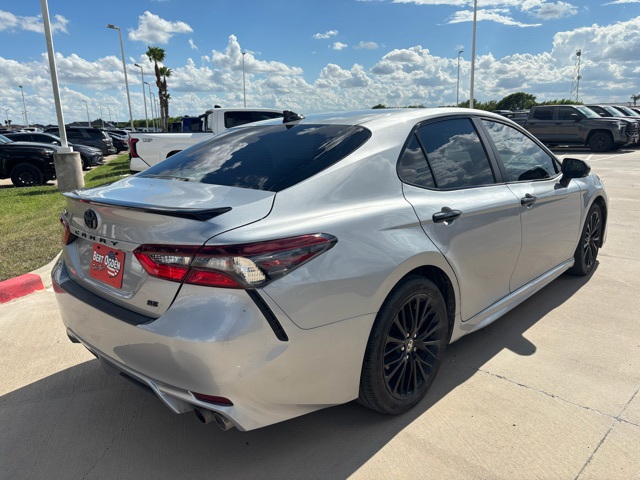 2022 Toyota Camry SE photo 6