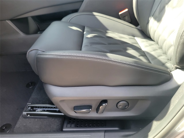 2026 Nissan Rogue Platinum photo 11