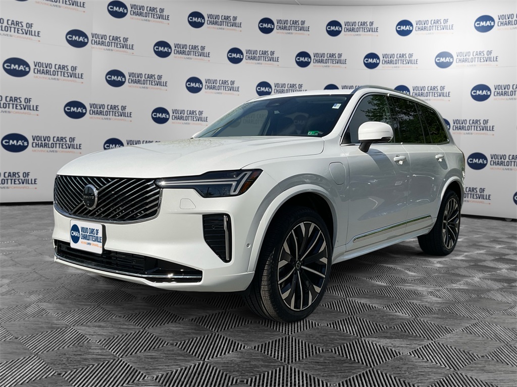2025 Volvo XC90 Plus's photo