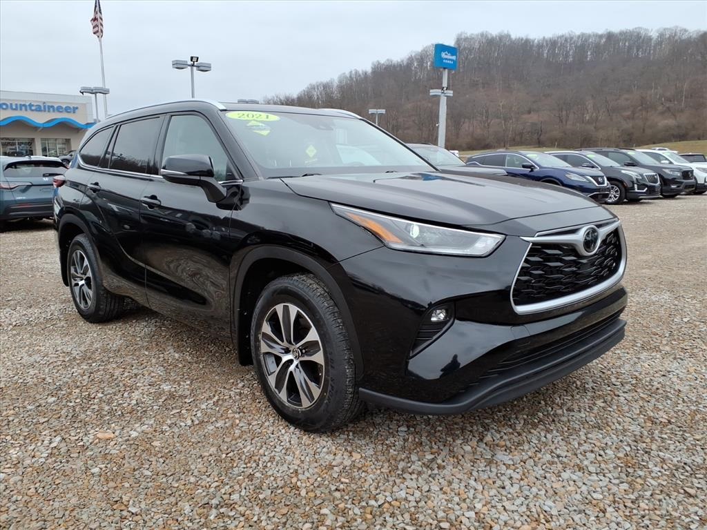 2021 Toyota Highlander XLE's photo
