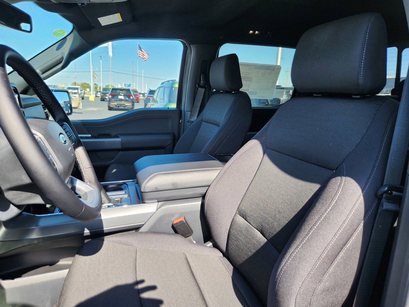 2025 Ford F-150 XLT photo 14