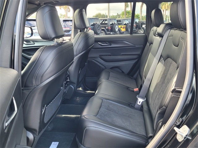 2025 Jeep Grand Cherokee Altitude X photo 8