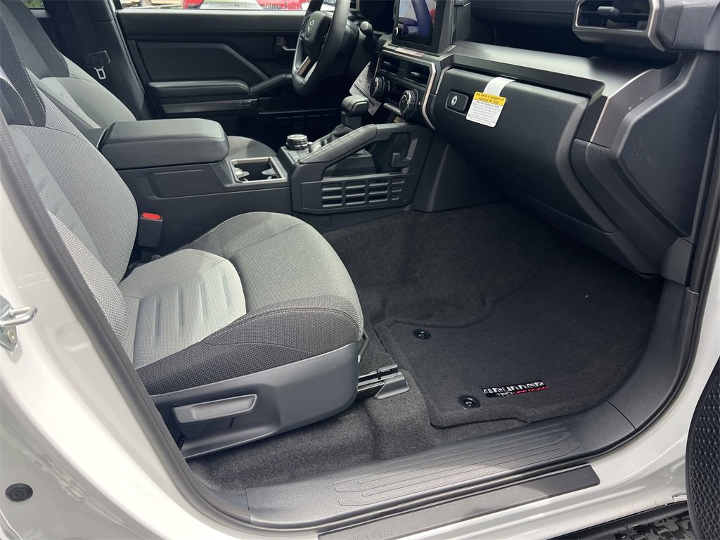 2025 Toyota 4Runner photo 13