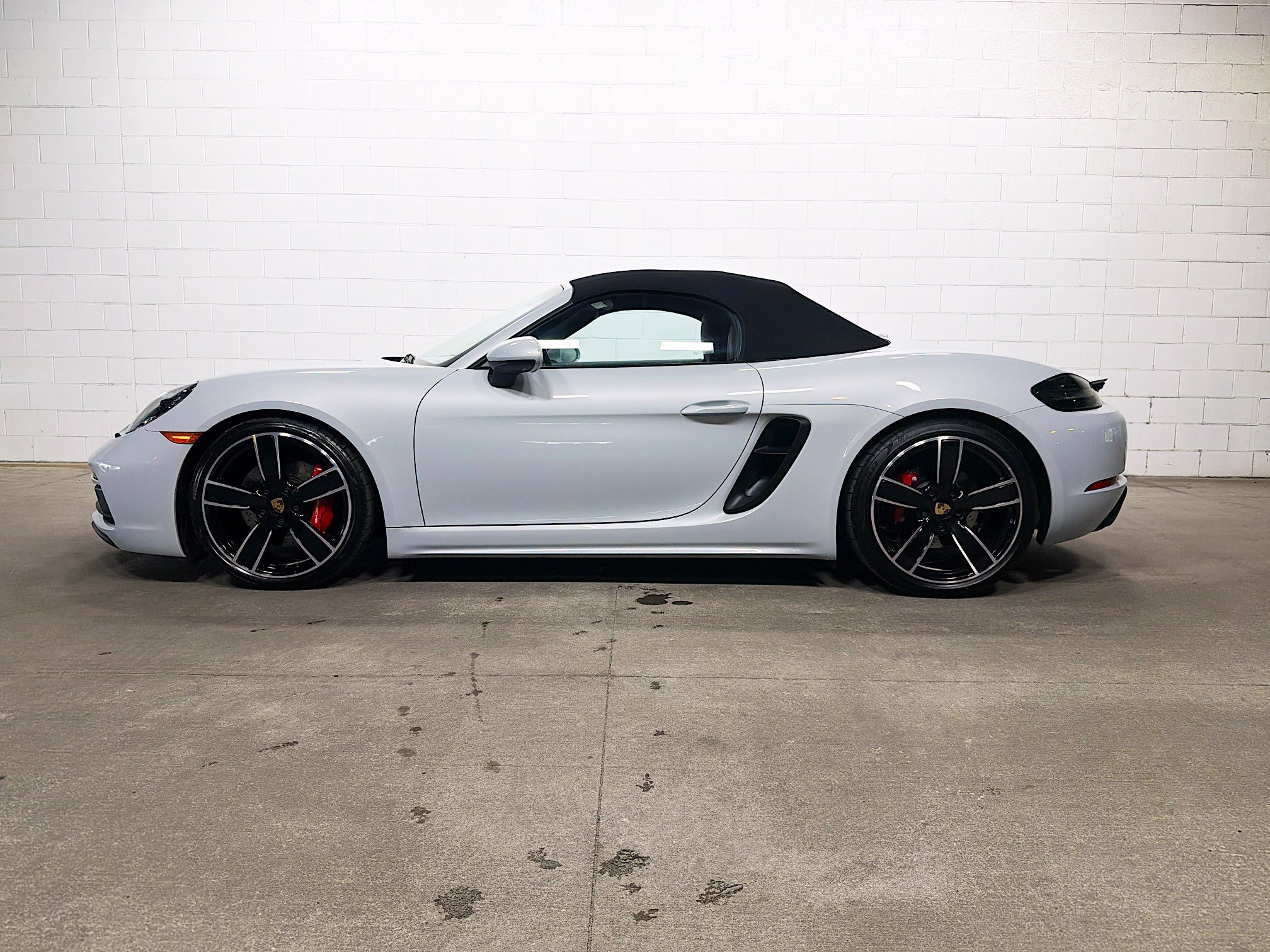 2025 Porsche Boxster GTS 4.0 photo 2