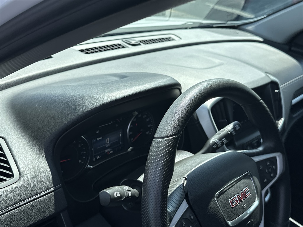 2024 GMC TERRAIN - Image 10