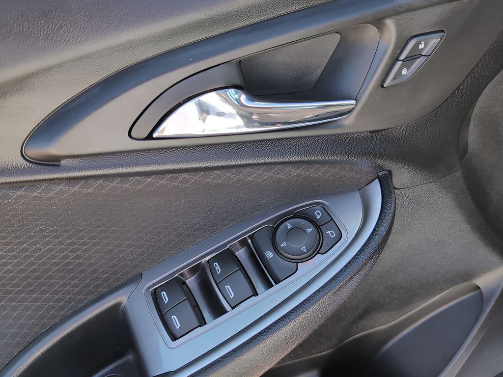 2023 Chevrolet Malibu 1LT photo 11
