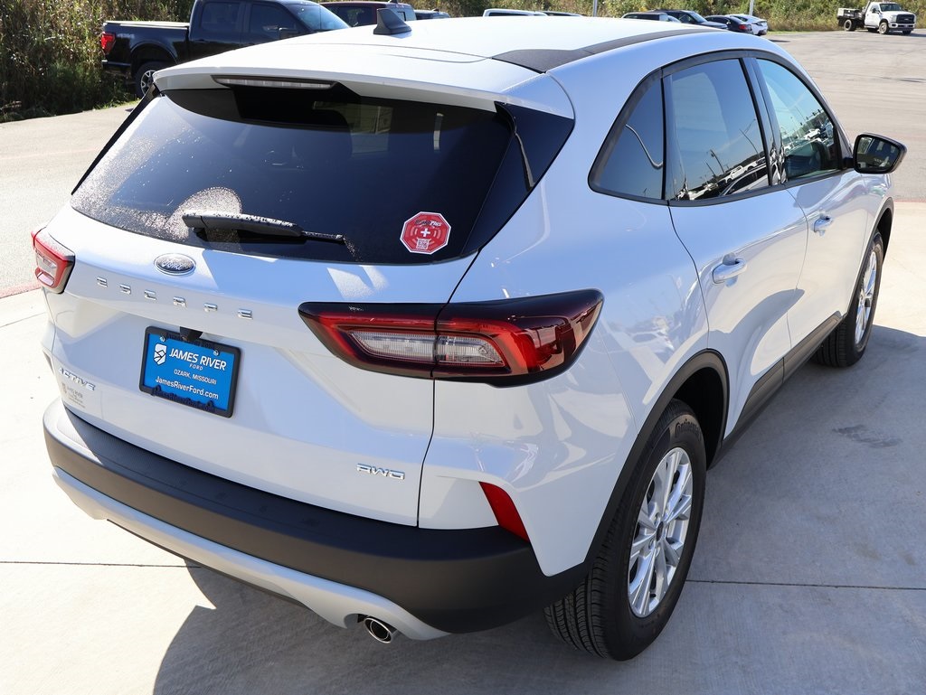 2026 Ford Escape Active photo 4