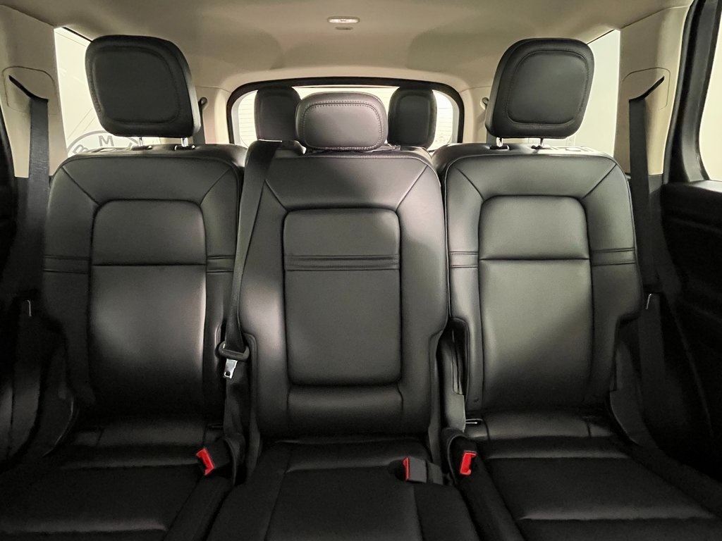 2023 Lincoln Aviator Standard photo 17