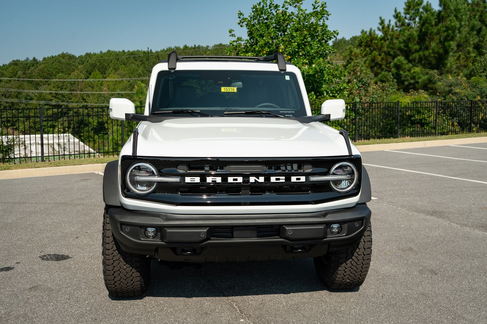 2025 Ford Bronco Outer Banks photo 2