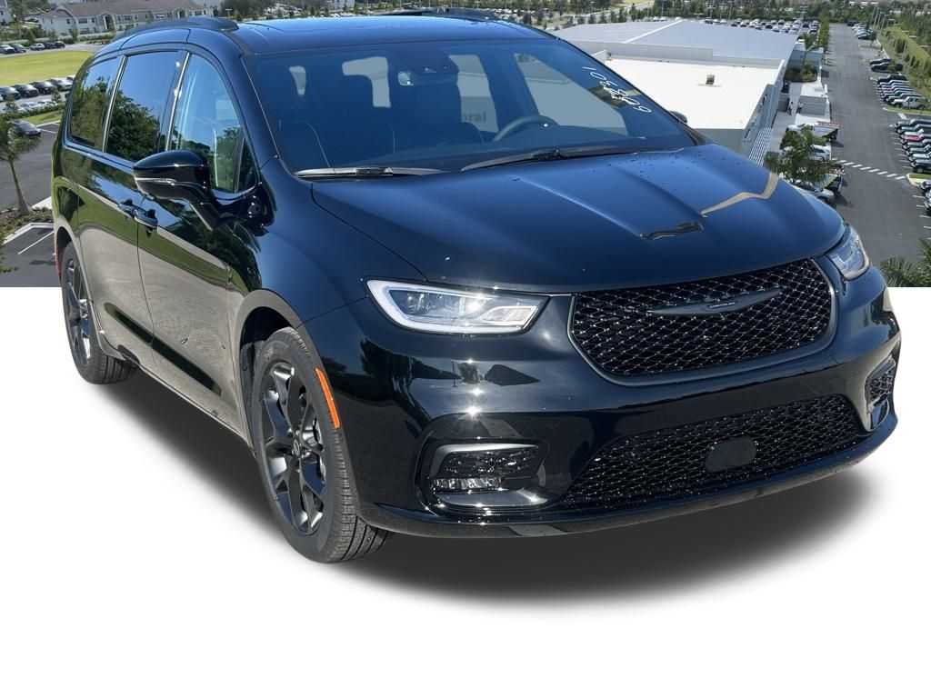 2025 Chrysler Pacifica Limited photo 2