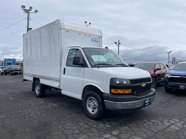 2025 Chevrolet Express Cutaway Base's photo