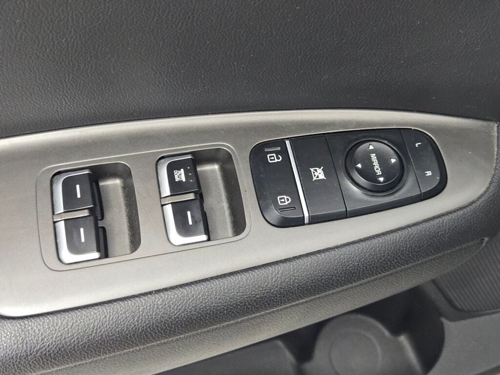 2020 Kia Optima LX photo 16