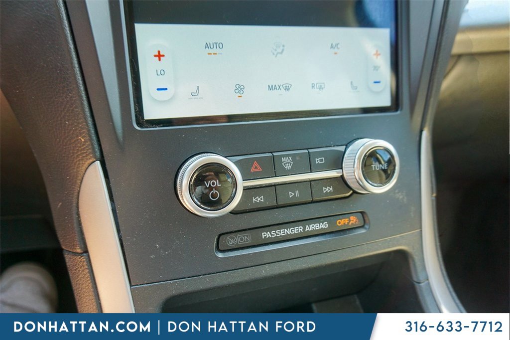 2022 Ford Edge SEL photo 8