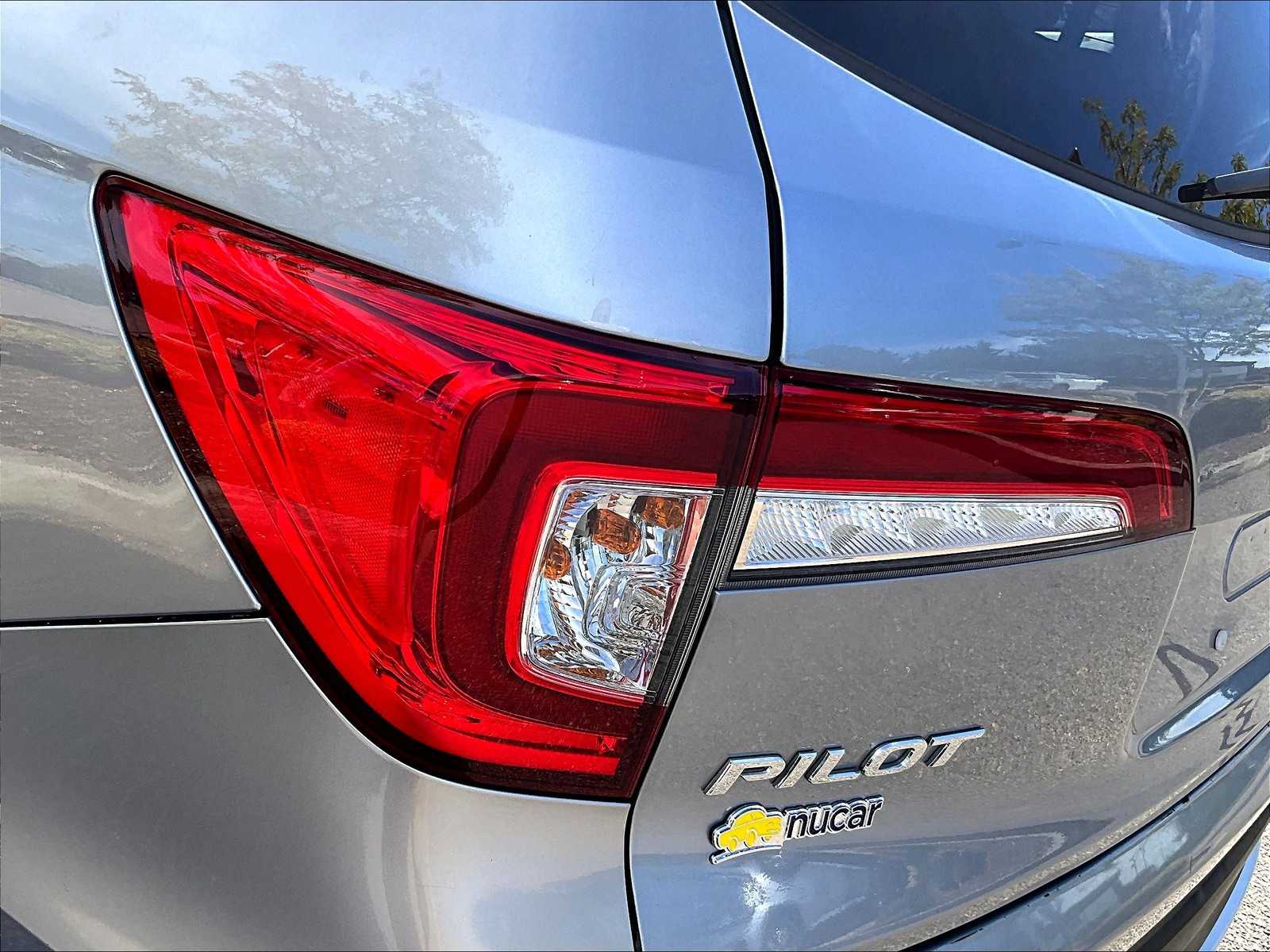 2020 Honda Pilot Elite photo 32