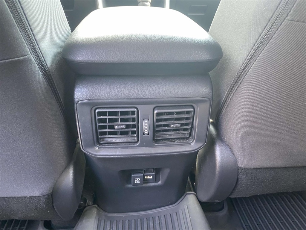 2021 Toyota RAV4 Hybrid XLE photo 10