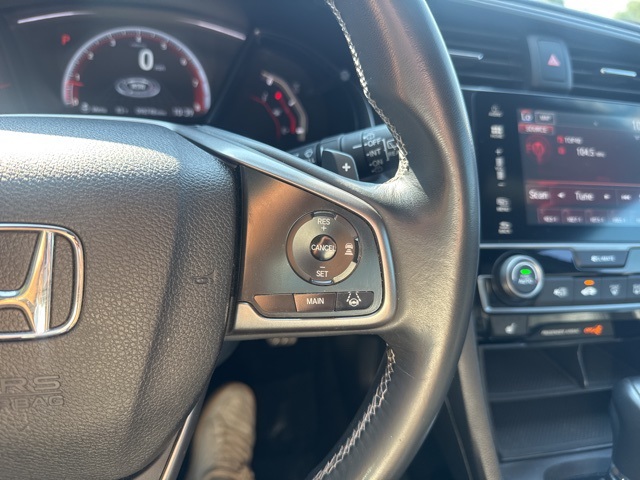 2018 Honda Civic Hatchback Sport Touring photo 16