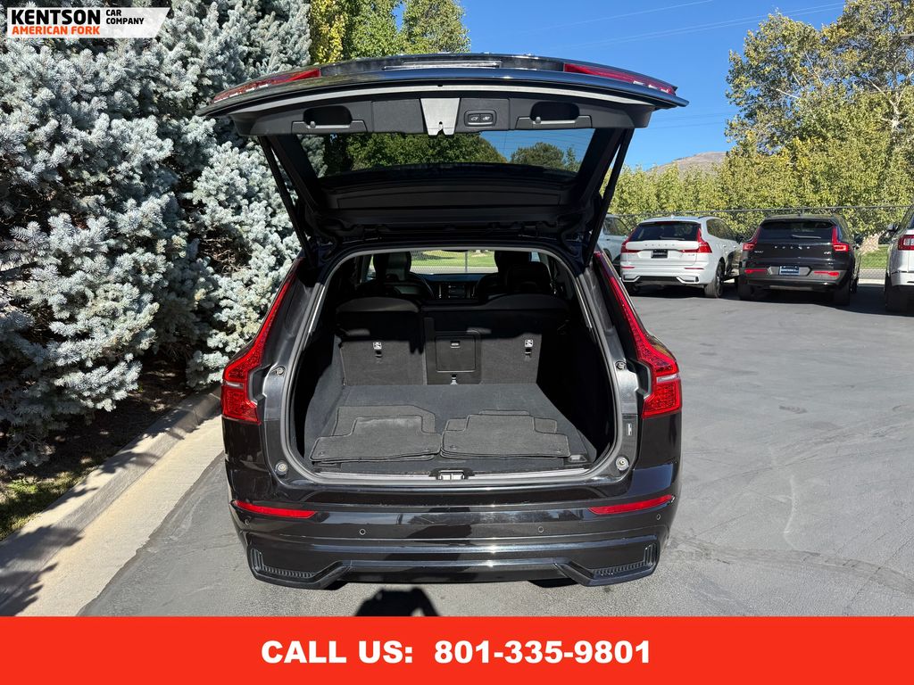 2025 Volvo XC60 B5 Plus photo 31