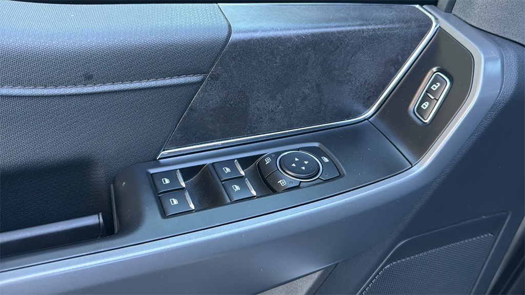 2025 Ford F-150 XLT photo 19