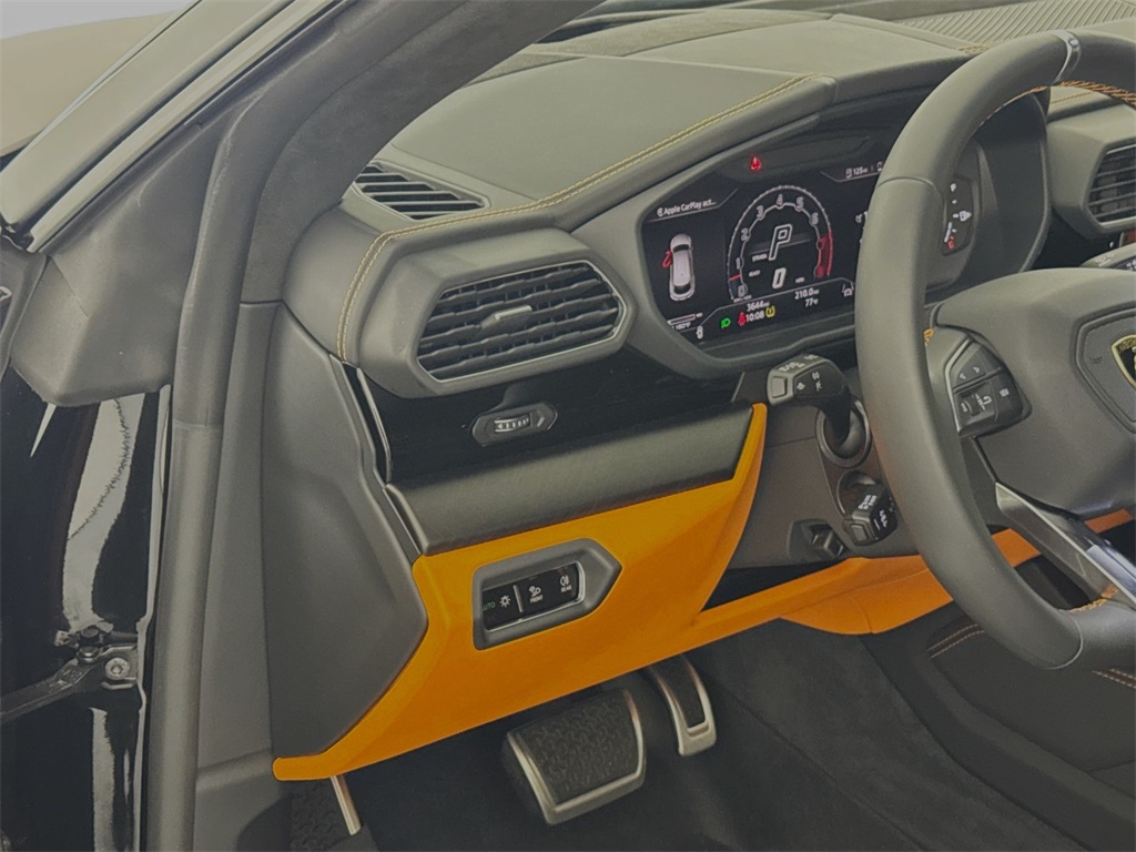 2024 Lamborghini Urus S photo 9