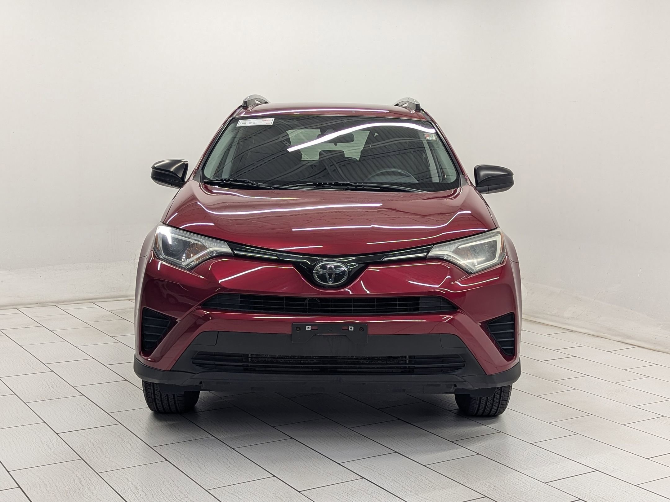 2018 Toyota RAV4 LE photo 5