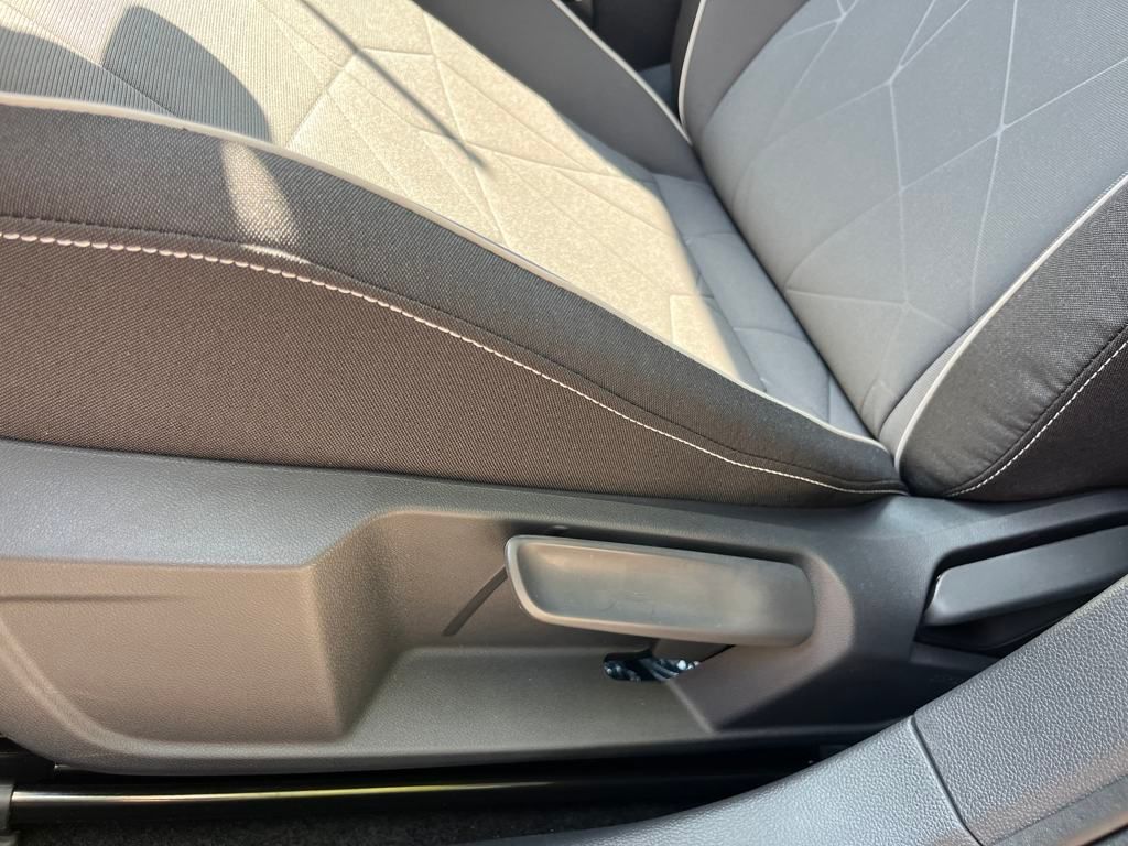 2025 Volkswagen Jetta 1.5T Sport photo 7