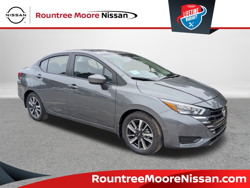 2025 Nissan Versa SV's photo