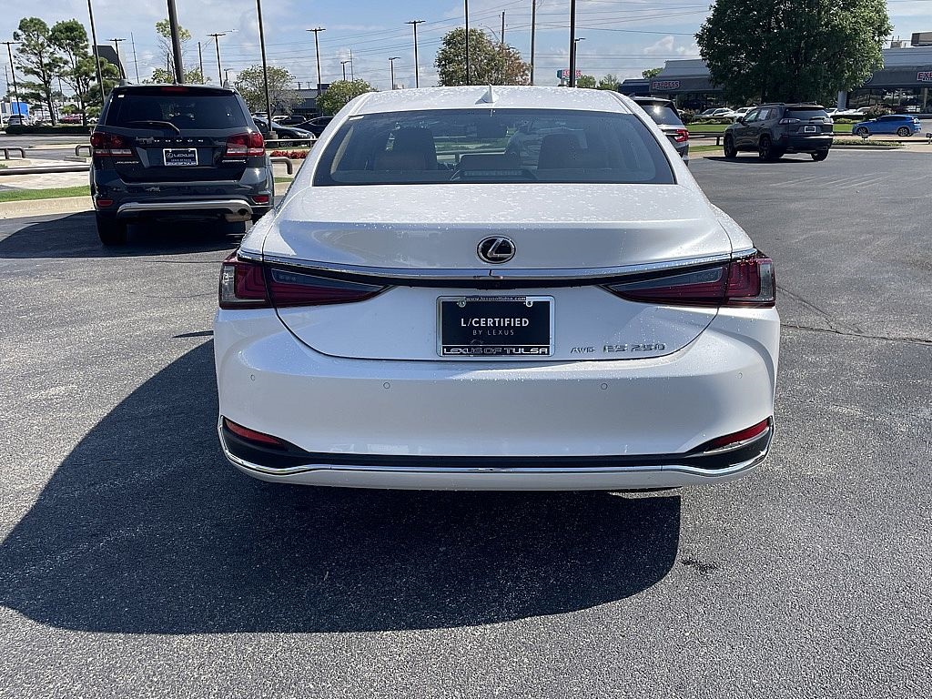 2024 Lexus ES 250 Premium photo 4