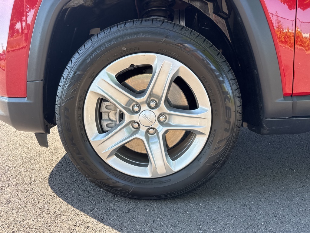 2024 Jeep Compass Latitude photo 9