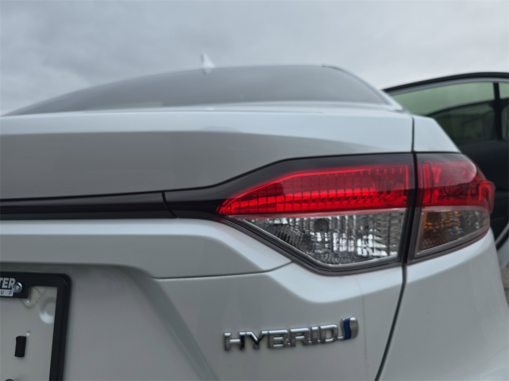 2022 Toyota Corolla Hybrid LE photo 31