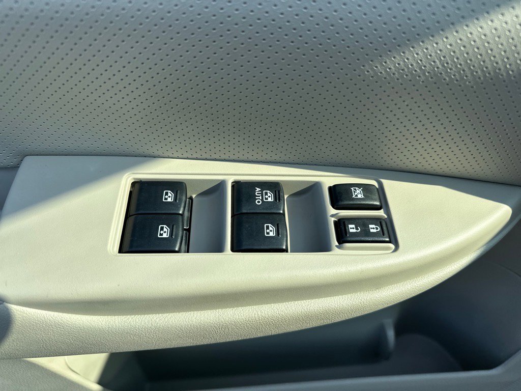 2014 Subaru Legacy 2.5i Limited photo 13