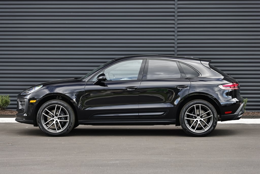 2026 Porsche Macan T photo 2