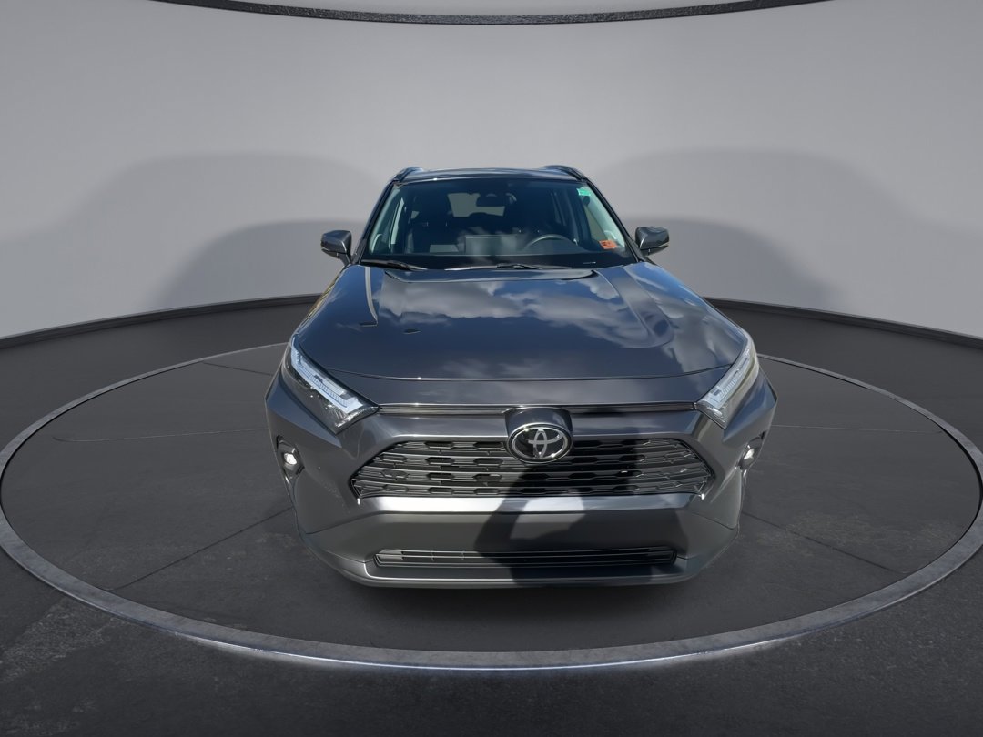 2023 Toyota RAV4 XLE Premium photo 3