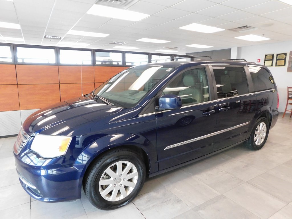 Used 2014 Chrysler Town & Country Touring with VIN 2C4RC1BG7ER358207 for sale in Sioux City, IA