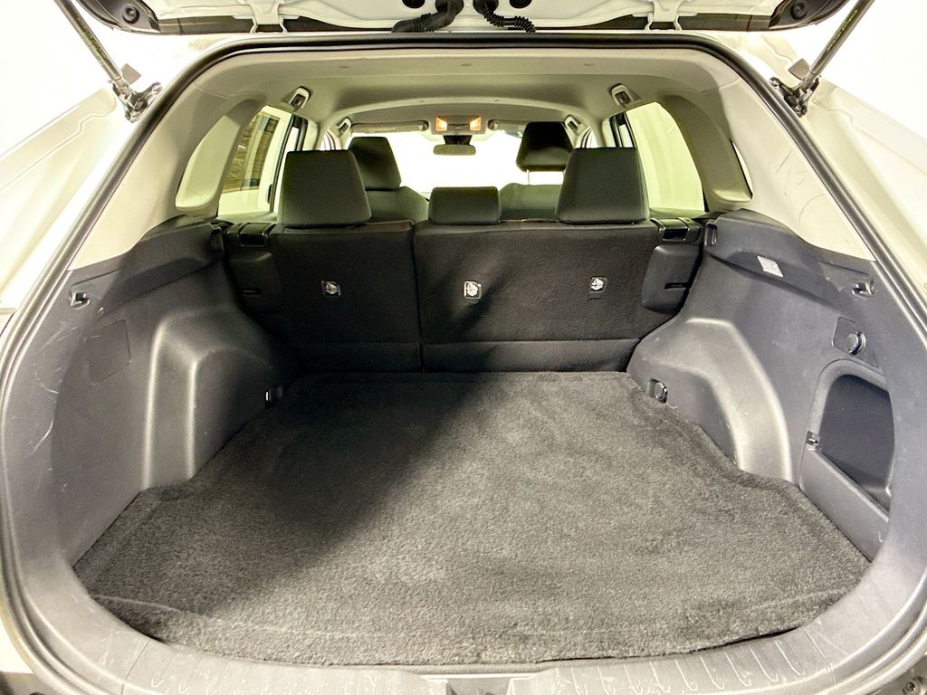 2021 Toyota RAV4 Hybrid XLE photo 23