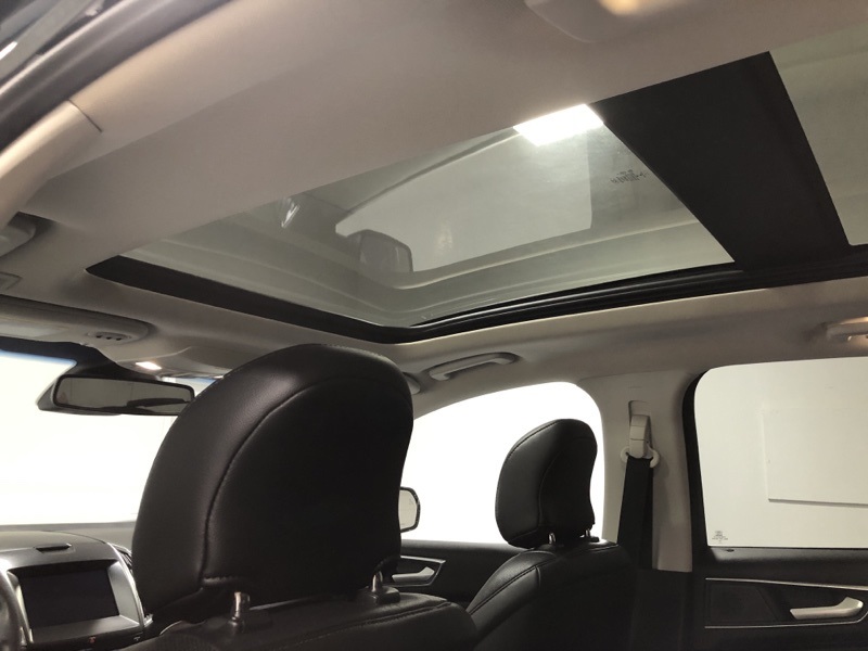 2019 Ford Edge Titanium photo 16