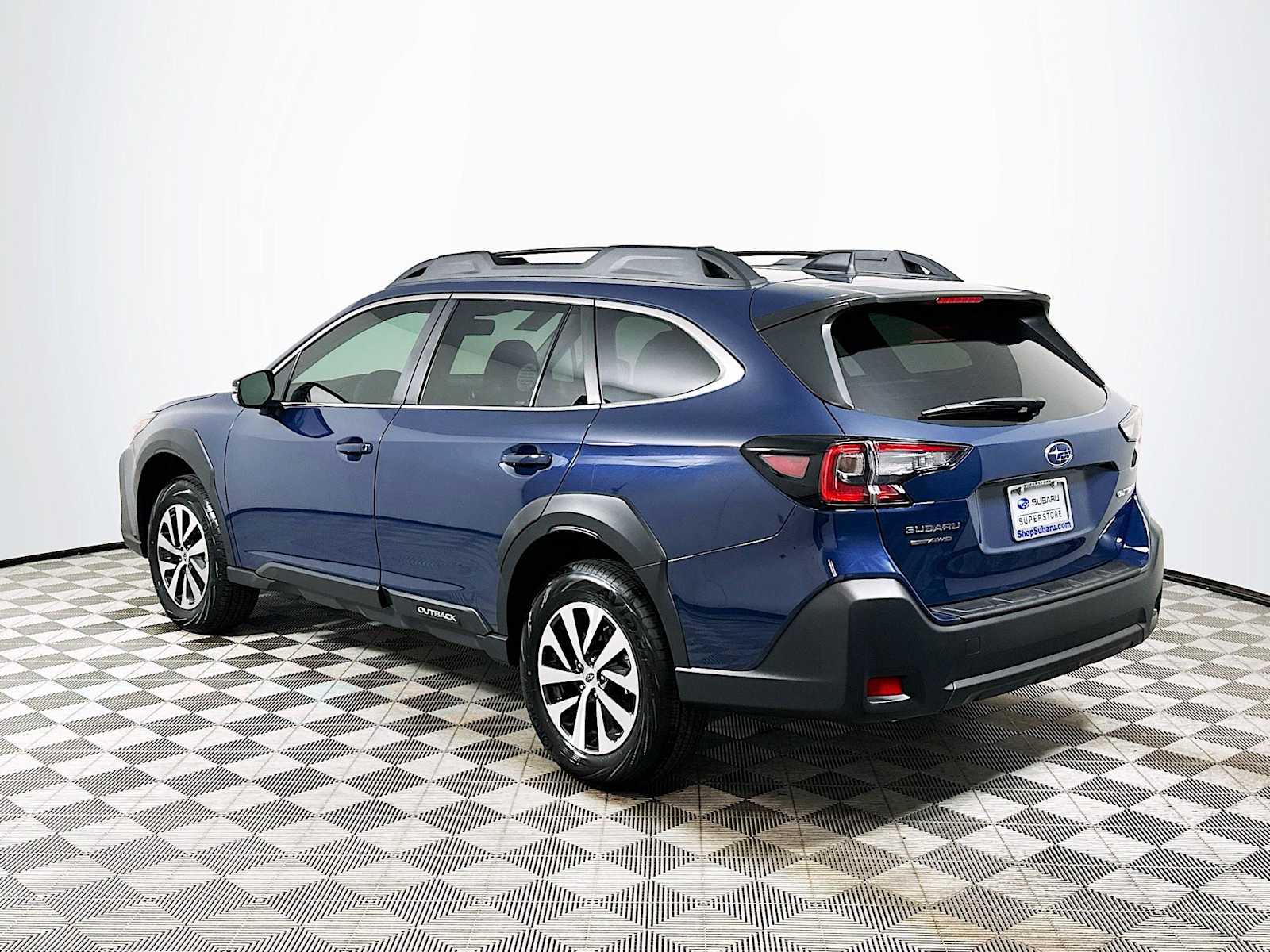 2025 Subaru Outback Premium photo 3