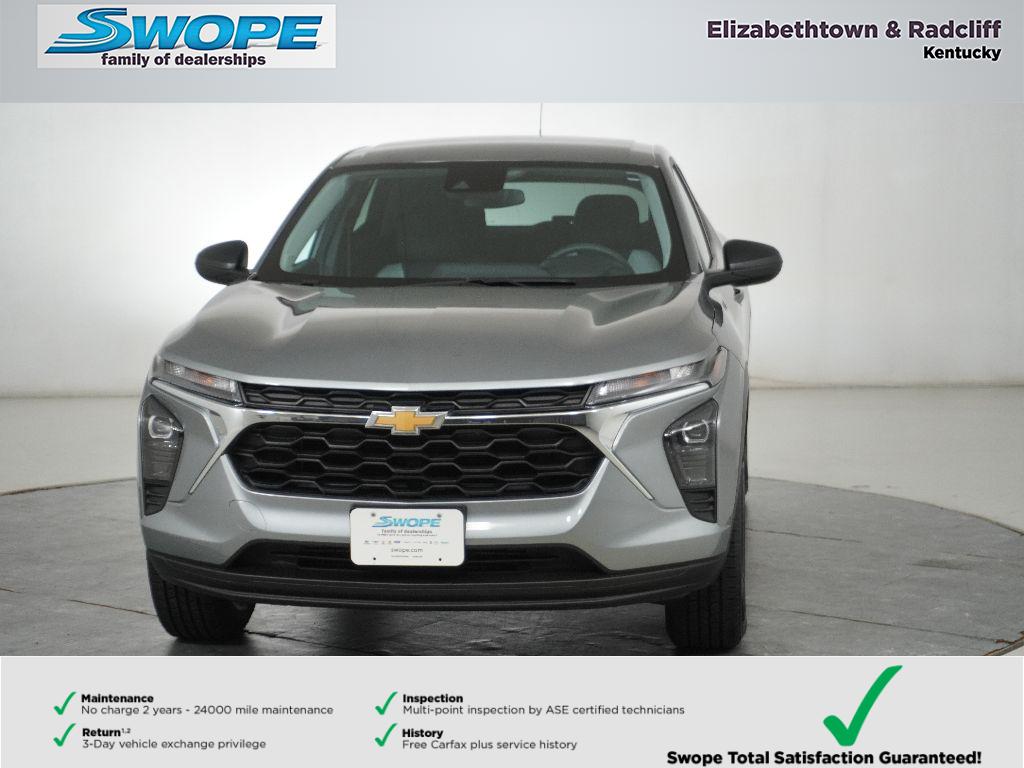 2024 Chevrolet Trax LS photo 3