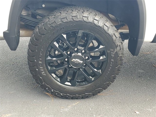 2025 Chevrolet Silverado 3500HD LT photo 7