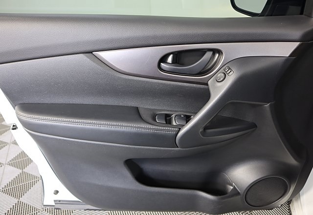 2022 Nissan Rogue Sport S photo 19