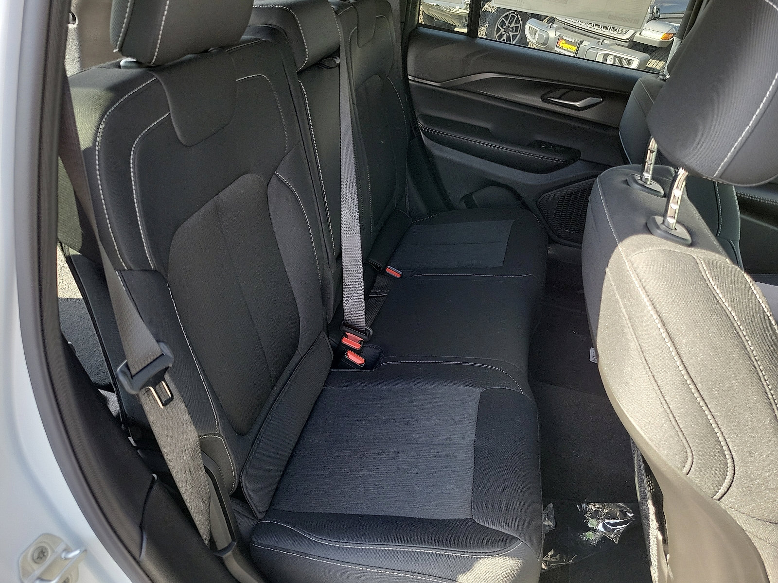 2025 Jeep Grand Cherokee Laredo X photo 13