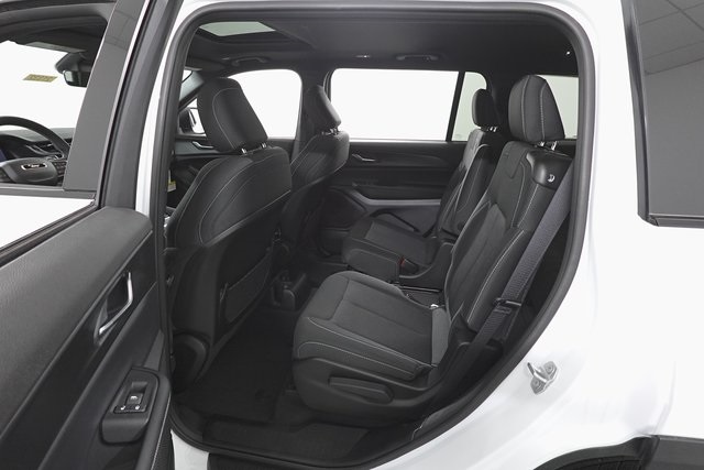 2025 Jeep Grand Cherokee Laredo X photo 21