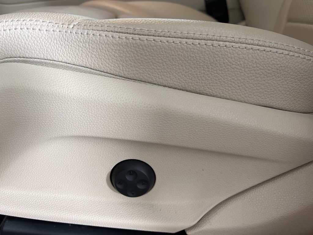 2022 Mercedes Benz GLC 300 4MATIC photo 3