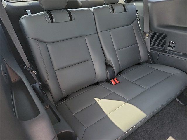 2025 Ford Explorer photo 16
