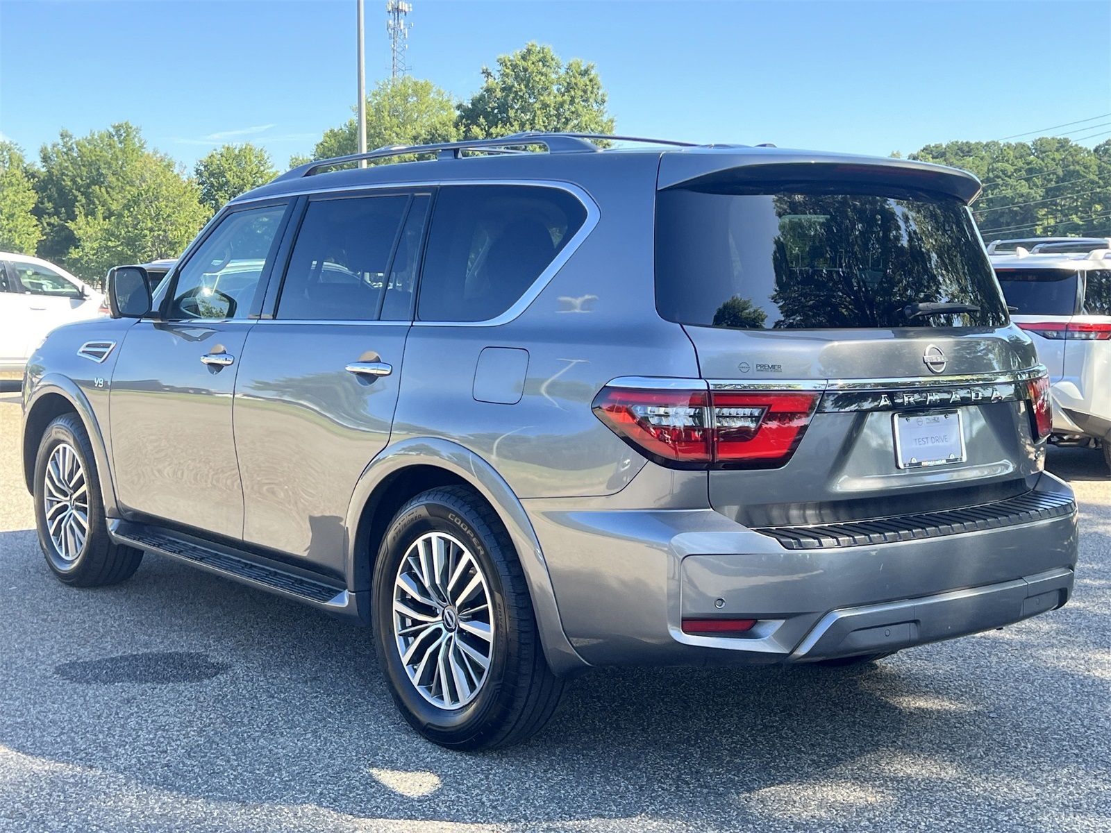 2021 Nissan Armada SL photo 30