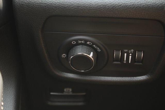 2021 Jeep Grand Cherokee Laredo photo 15