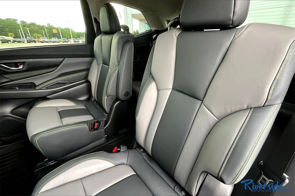 2025 Subaru Ascent Onyx Edition photo 9