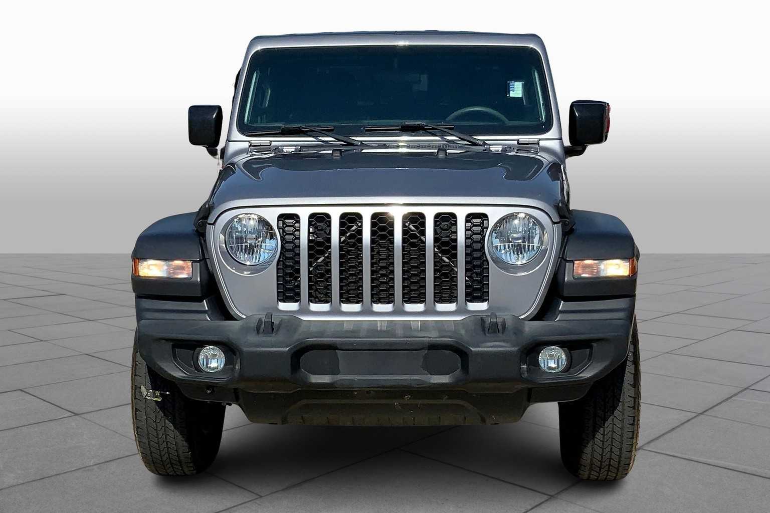 2020 Jeep Gladiator Sport S photo 3
