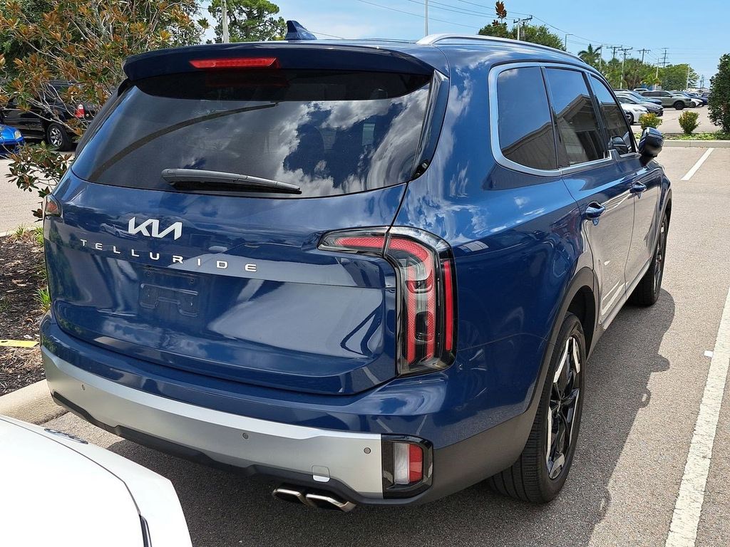 2023 Kia Telluride EX photo 2