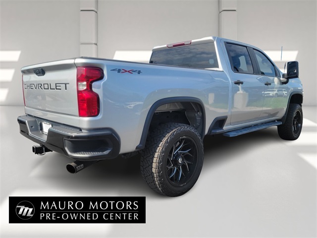 2022 Chevrolet Silverado Custom photo 3